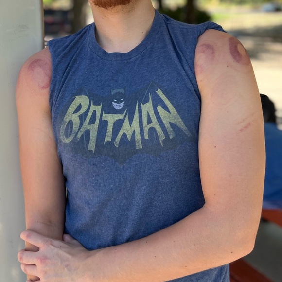 BATMAN MEN T SHIRT NAVY BLUE DC COMICS COMICS HERO OVAL LOGO OFFICIALLY GOTHAM - Picture 16 of 16